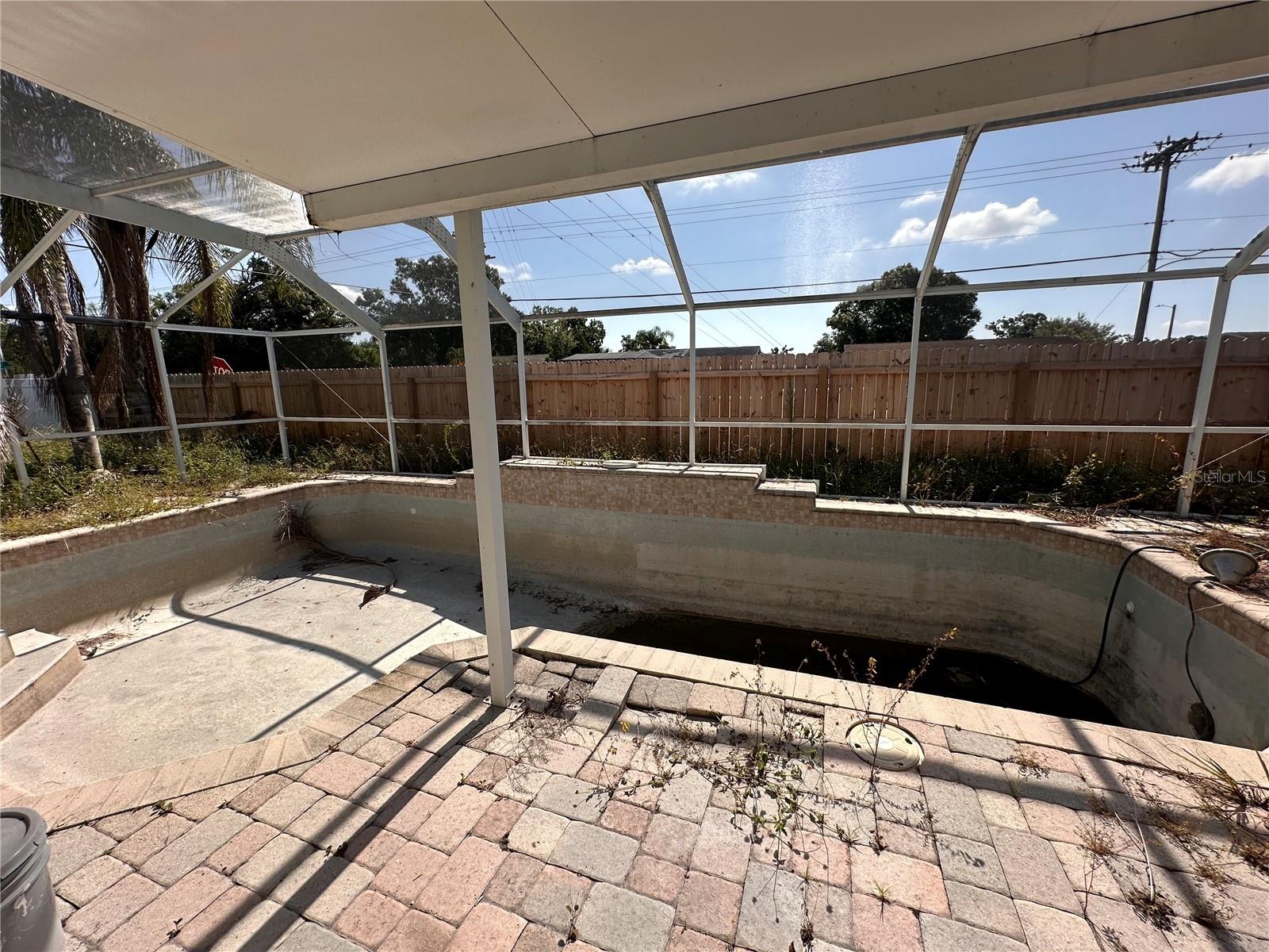 Image 15 of 23 For 11207 Crossmill Drive