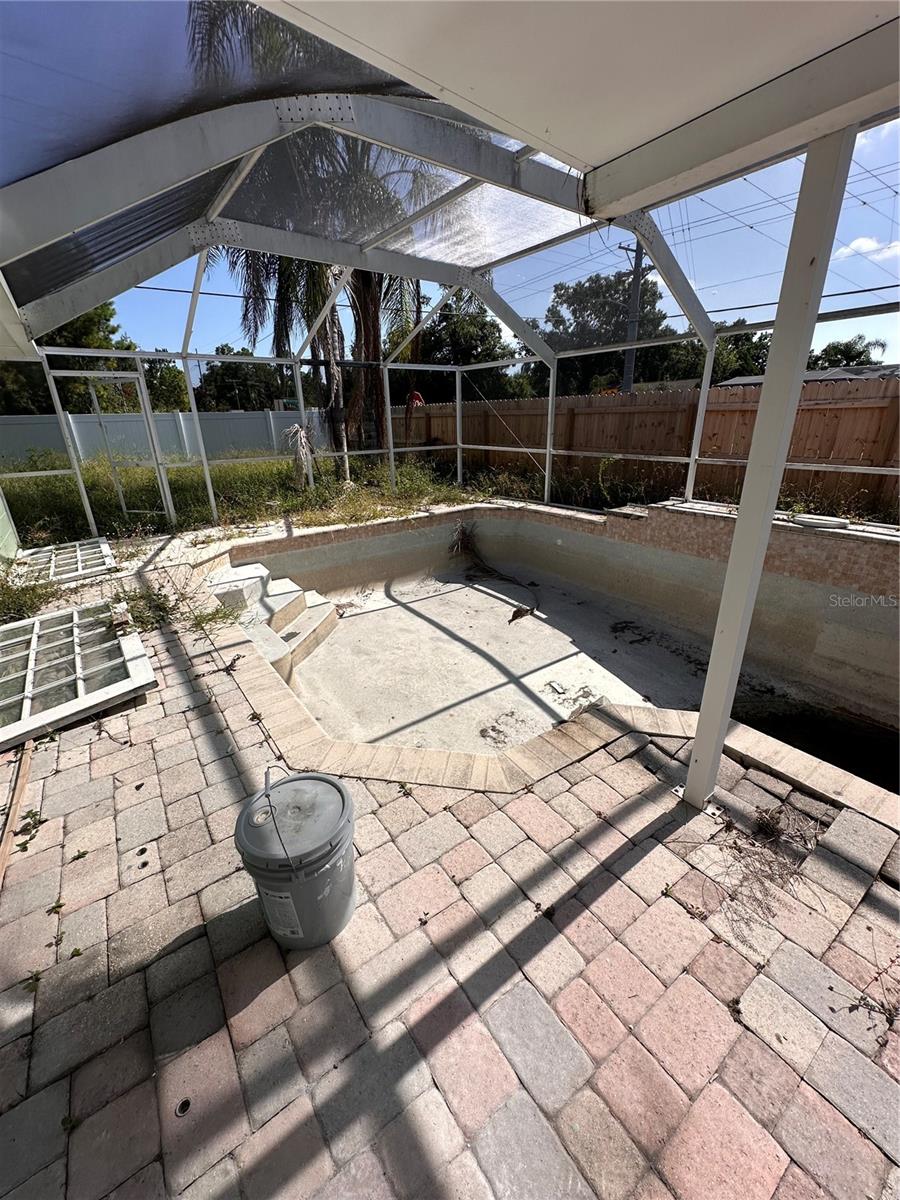 Image 17 of 23 For 11207 Crossmill Drive