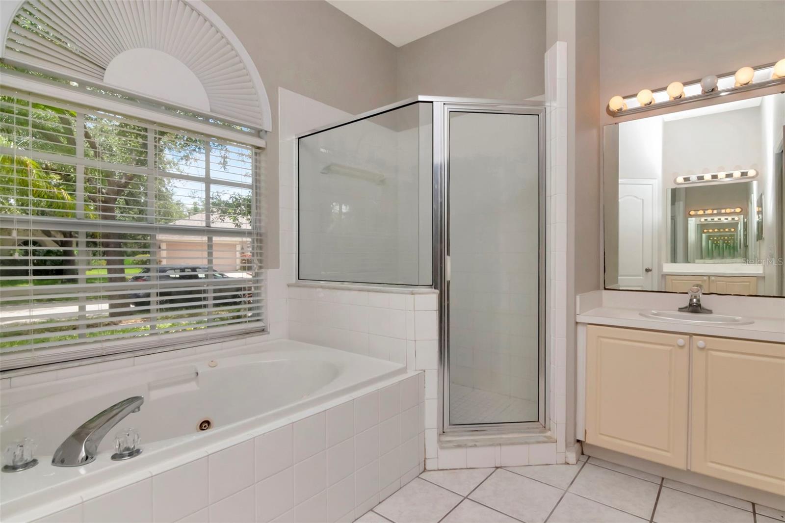Image 16 of 50 For 6813 Regents Village Way