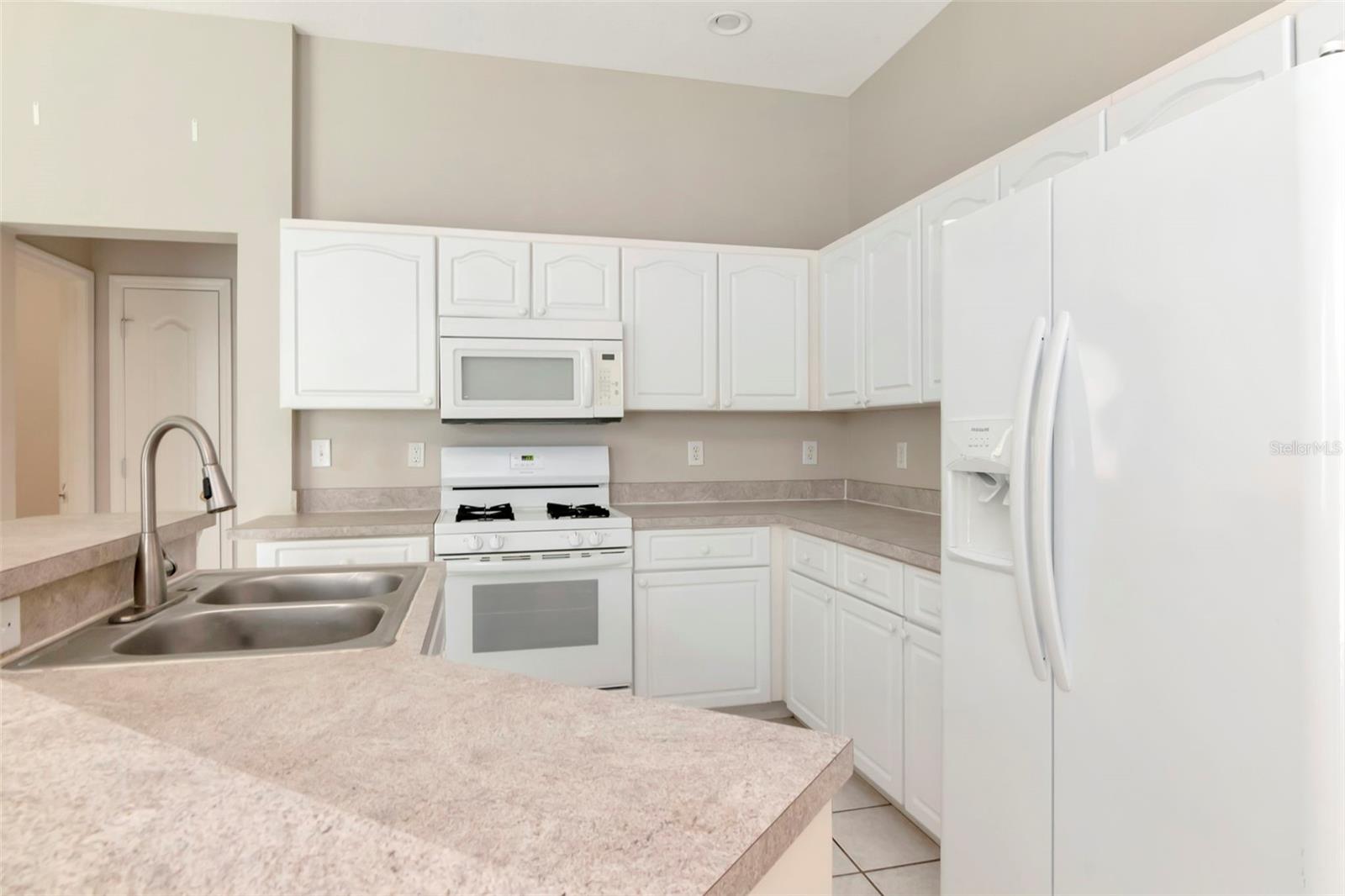 Image 21 of 50 For 6813 Regents Village Way