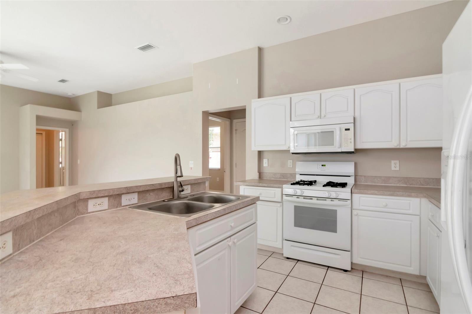 Image 22 of 50 For 6813 Regents Village Way
