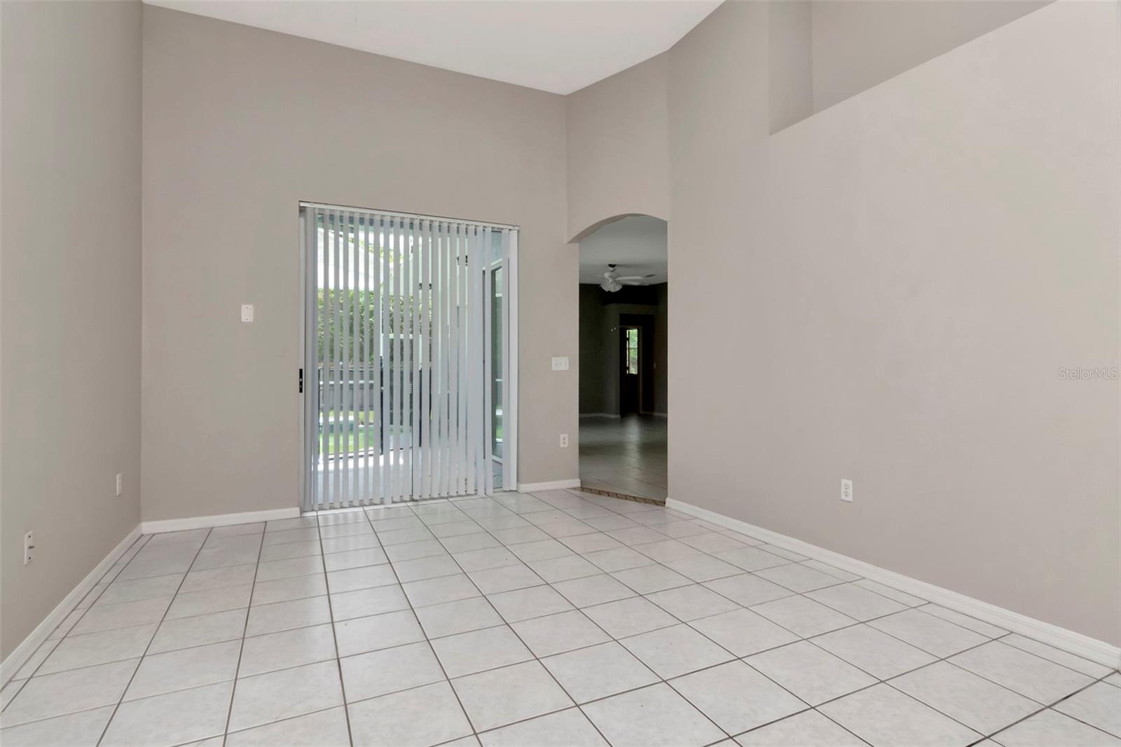 Image 4 of 50 For 6813 Regents Village Way