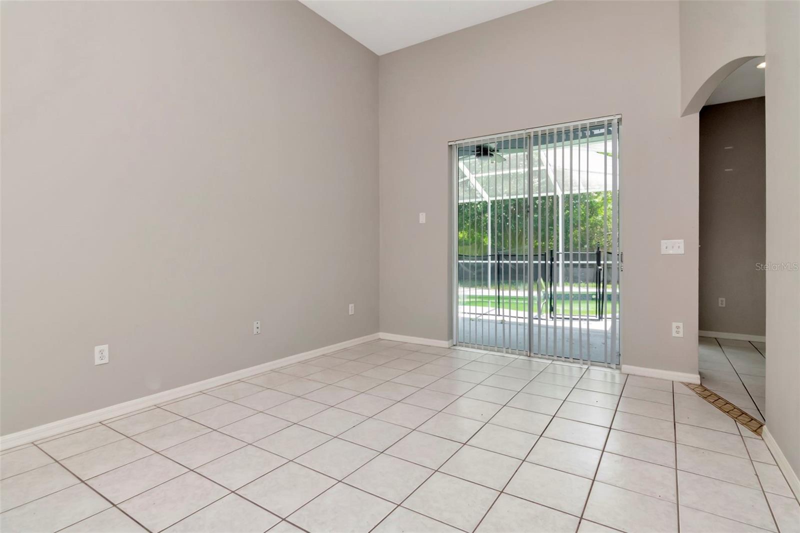 Image 5 of 50 For 6813 Regents Village Way