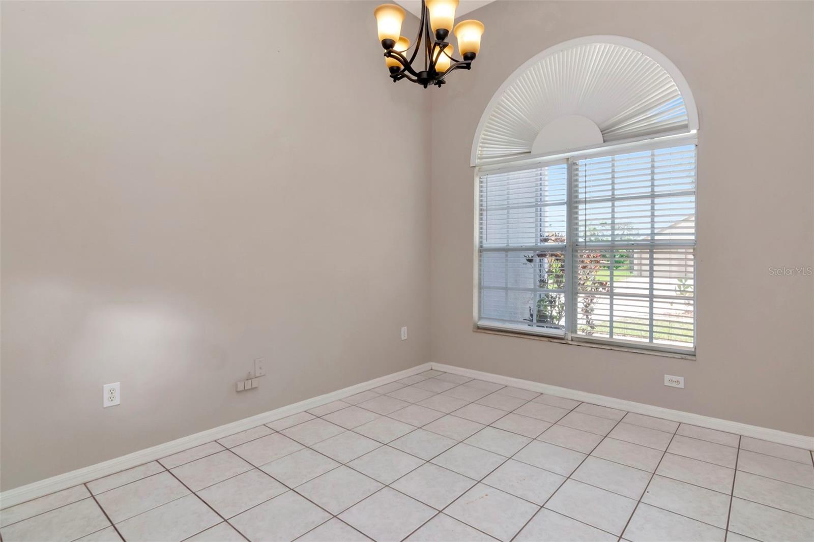 Image 9 of 50 For 6813 Regents Village Way