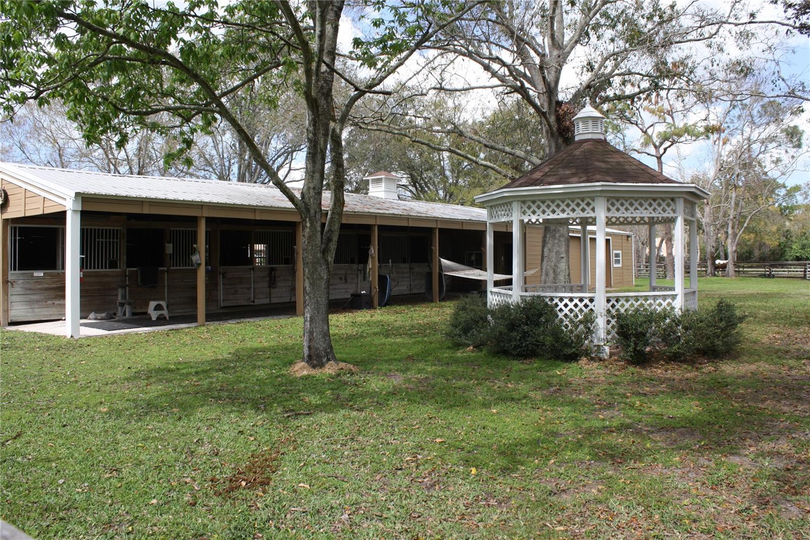 Image 33 of 51 For 12925 110th Avenue