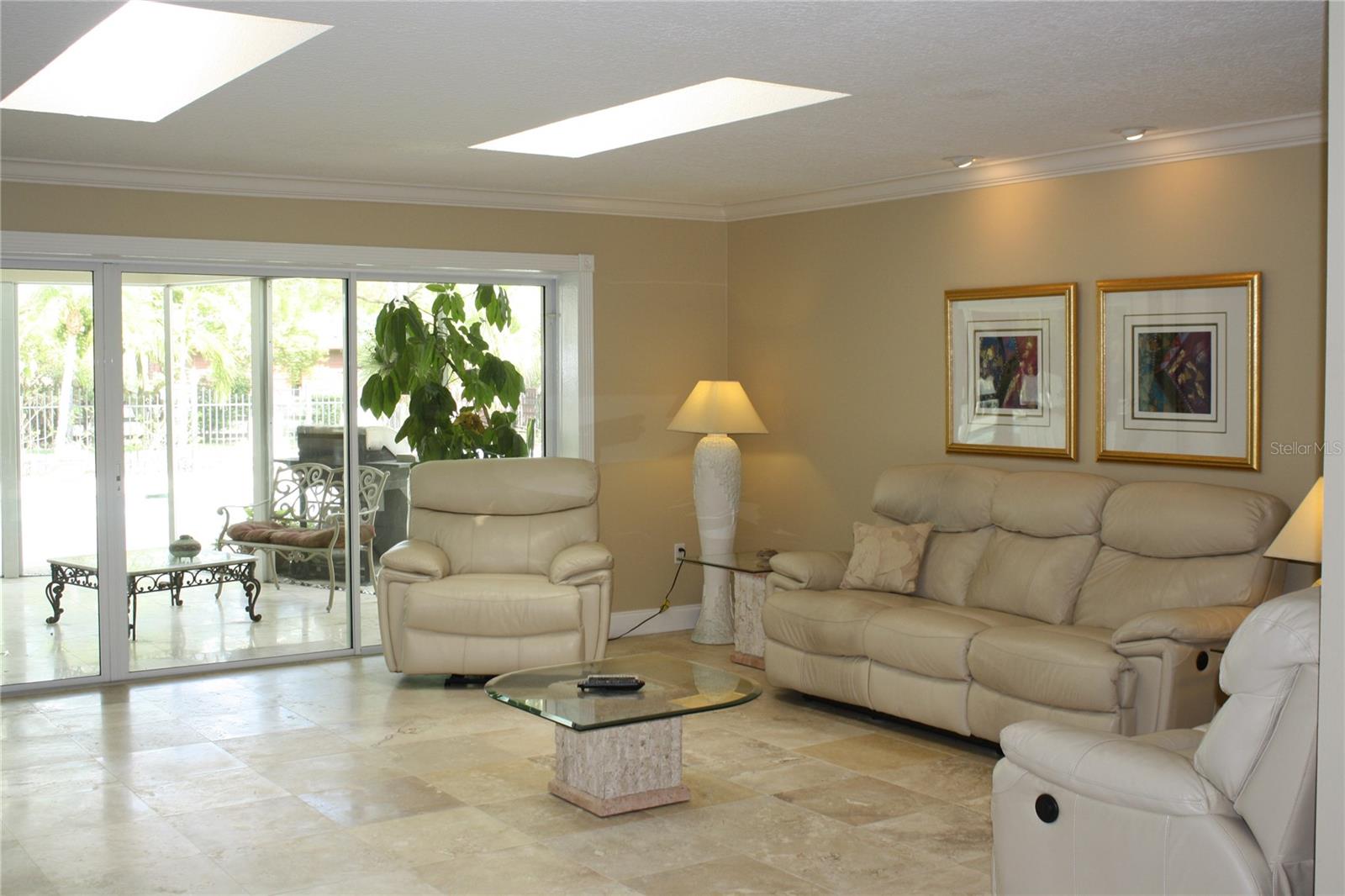 Image 4 of 51 For 12925 110th Avenue