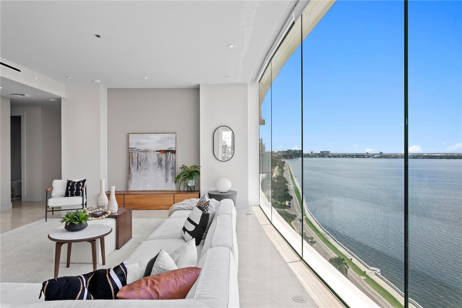 Image 15 of 93 For 2619 Bayshore Boulevard 1400