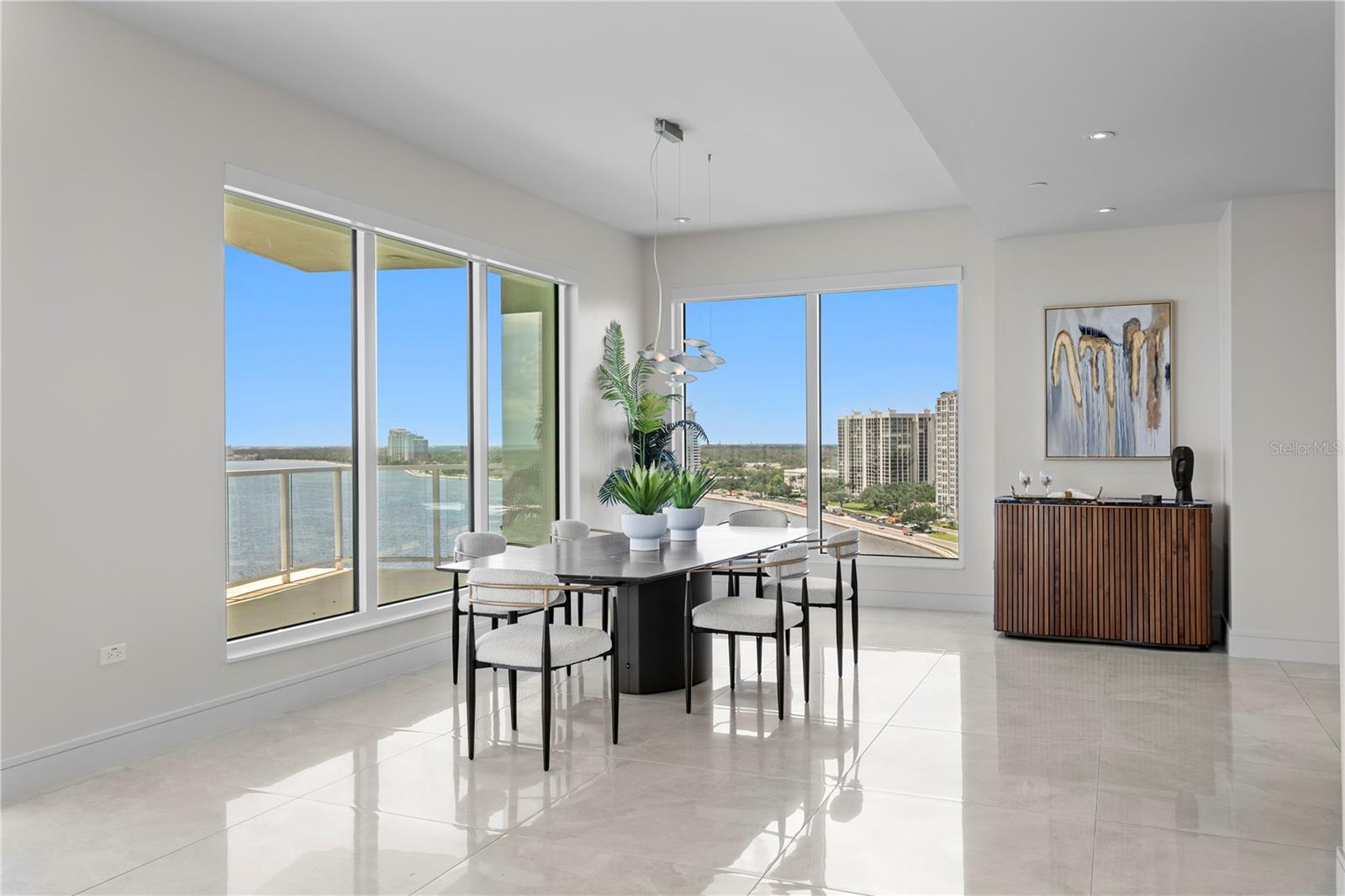 Image 16 of 93 For 2619 Bayshore Boulevard 1400