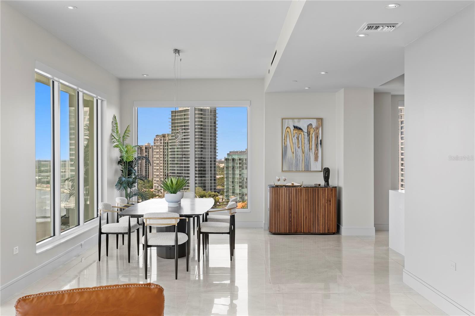 Image 17 of 93 For 2619 Bayshore Boulevard 1400