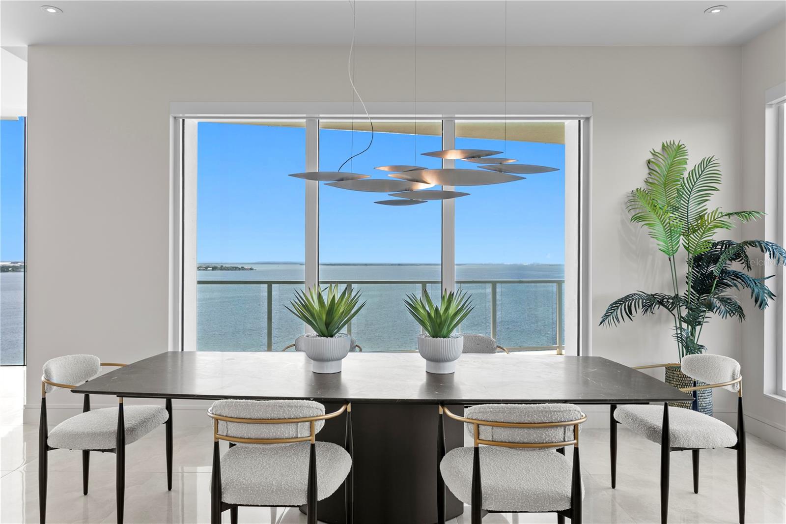 Image 18 of 93 For 2619 Bayshore Boulevard 1400