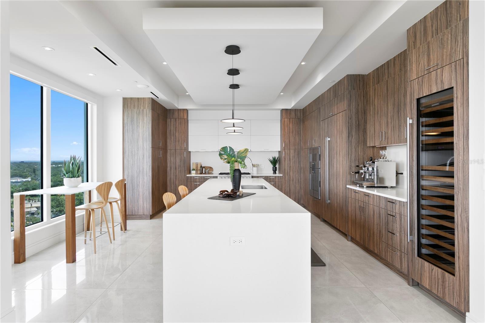 Image 22 of 93 For 2619 Bayshore Boulevard 1400