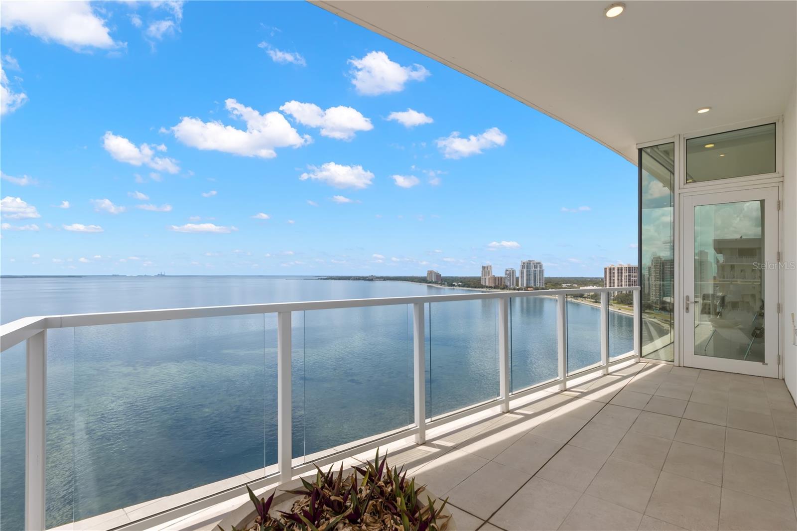 Image 28 of 93 For 2619 Bayshore Boulevard 1400