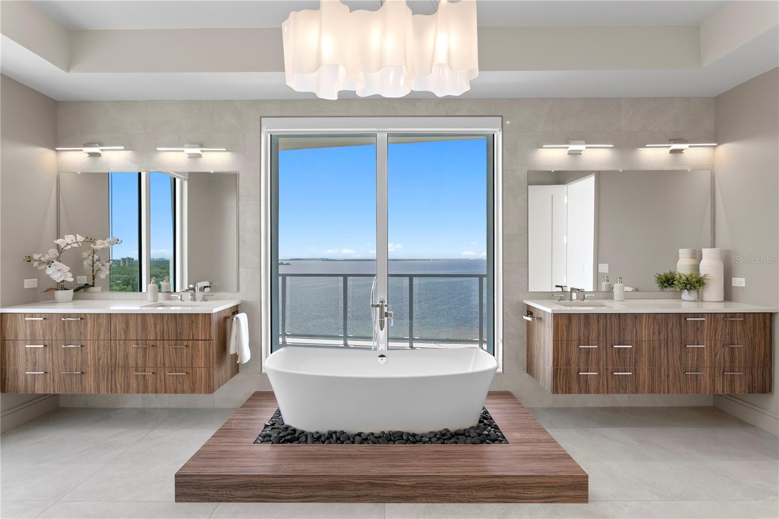 Image 33 of 93 For 2619 Bayshore Boulevard 1400