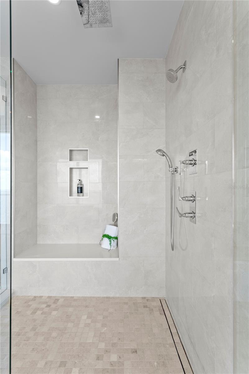 Image 38 of 93 For 2619 Bayshore Boulevard 1400