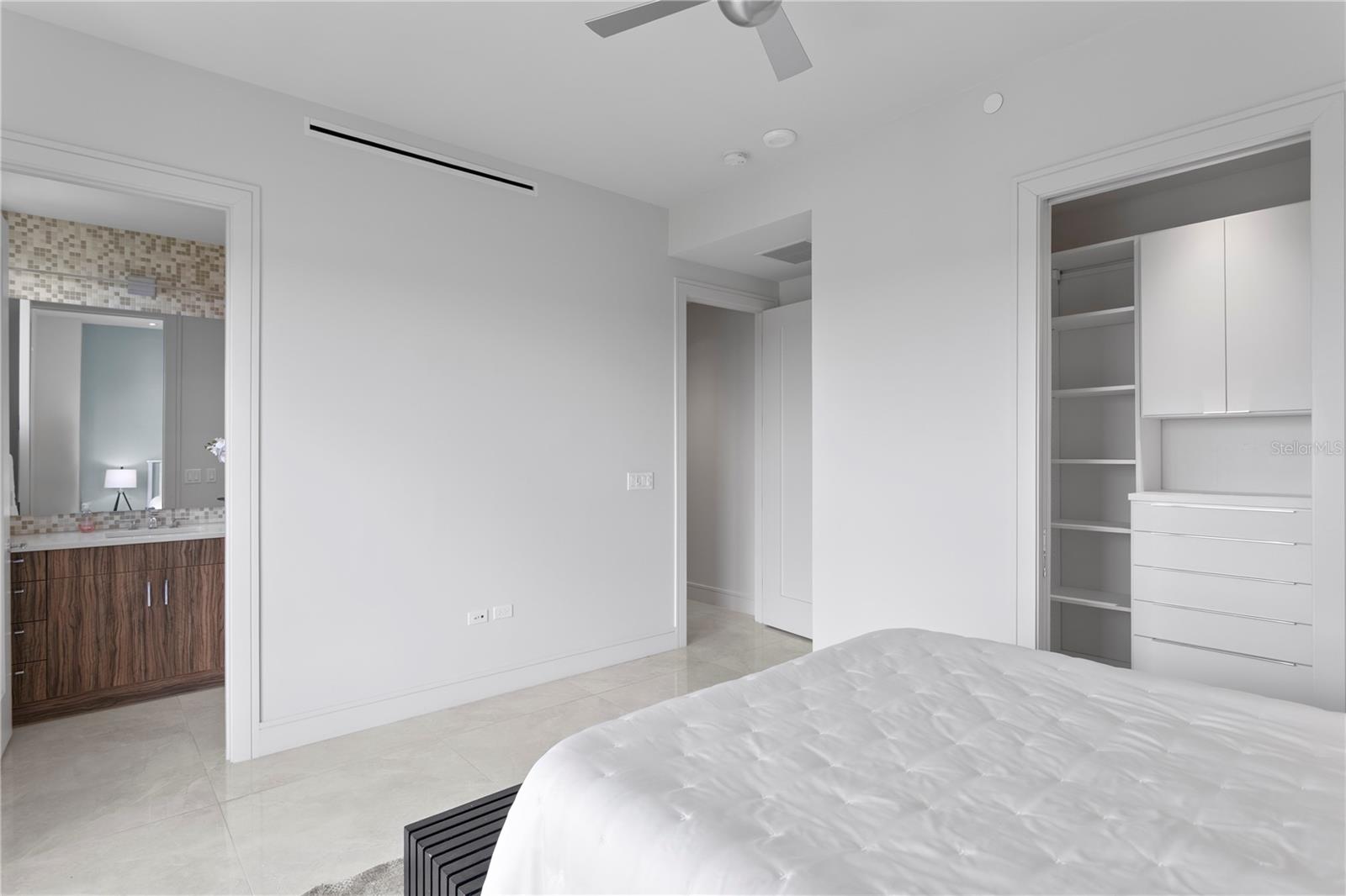 Image 41 of 93 For 2619 Bayshore Boulevard 1400