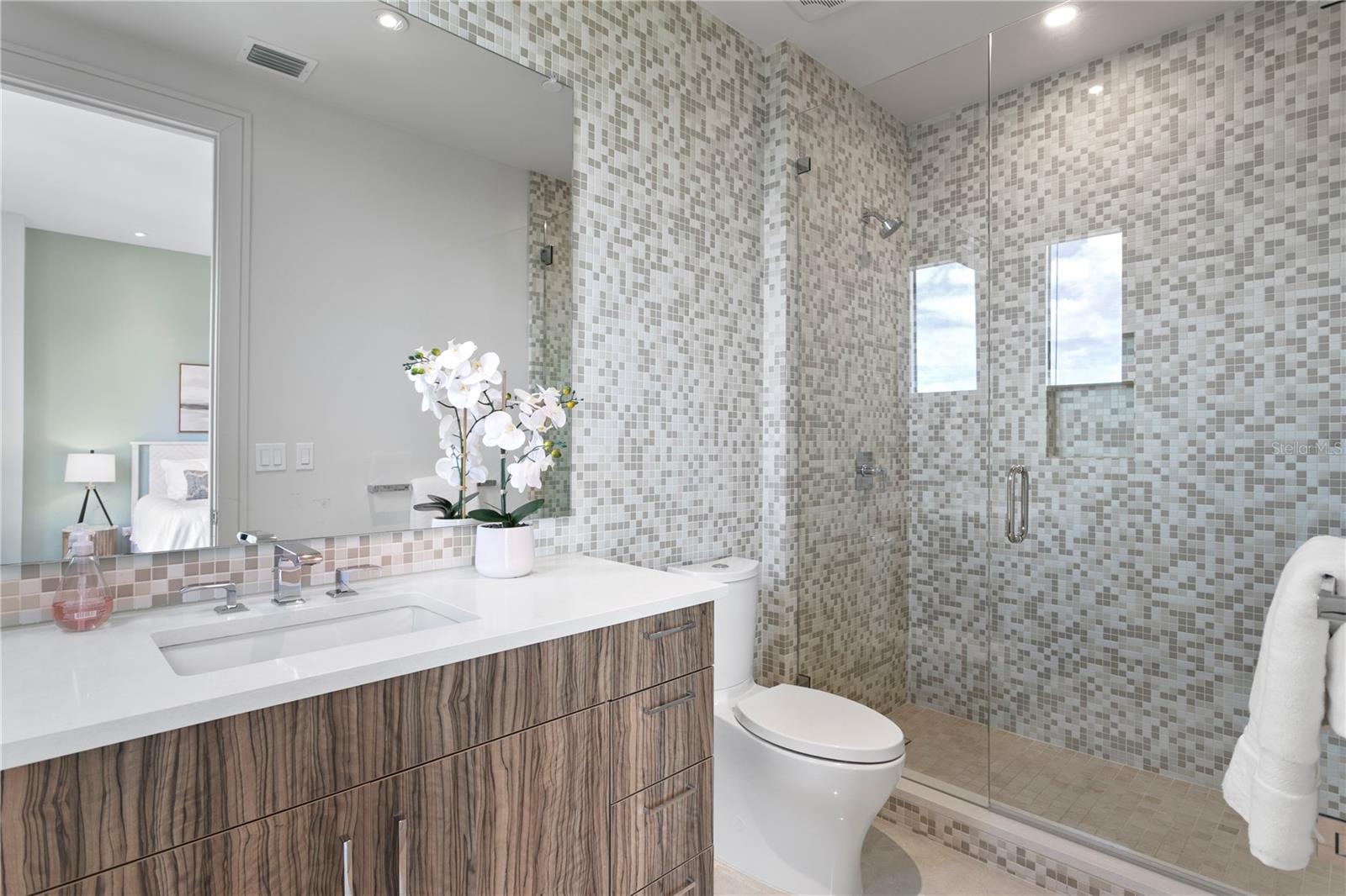 Image 42 of 93 For 2619 Bayshore Boulevard 1400