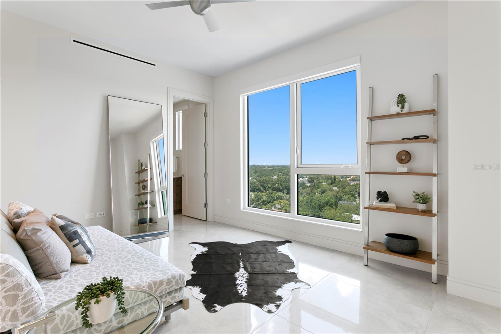 Image 45 of 93 For 2619 Bayshore Boulevard 1400