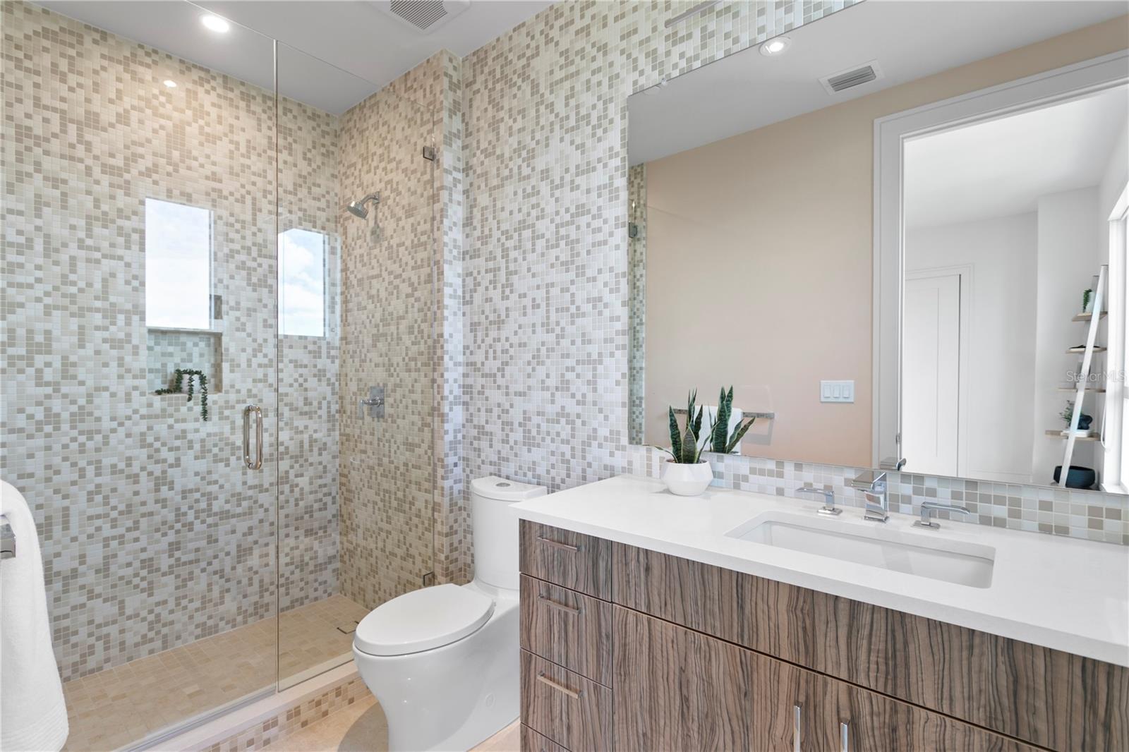 Image 47 of 93 For 2619 Bayshore Boulevard 1400