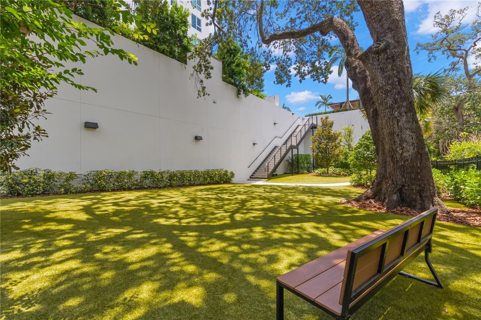 Image 55 of 93 For 2619 Bayshore Boulevard 1400