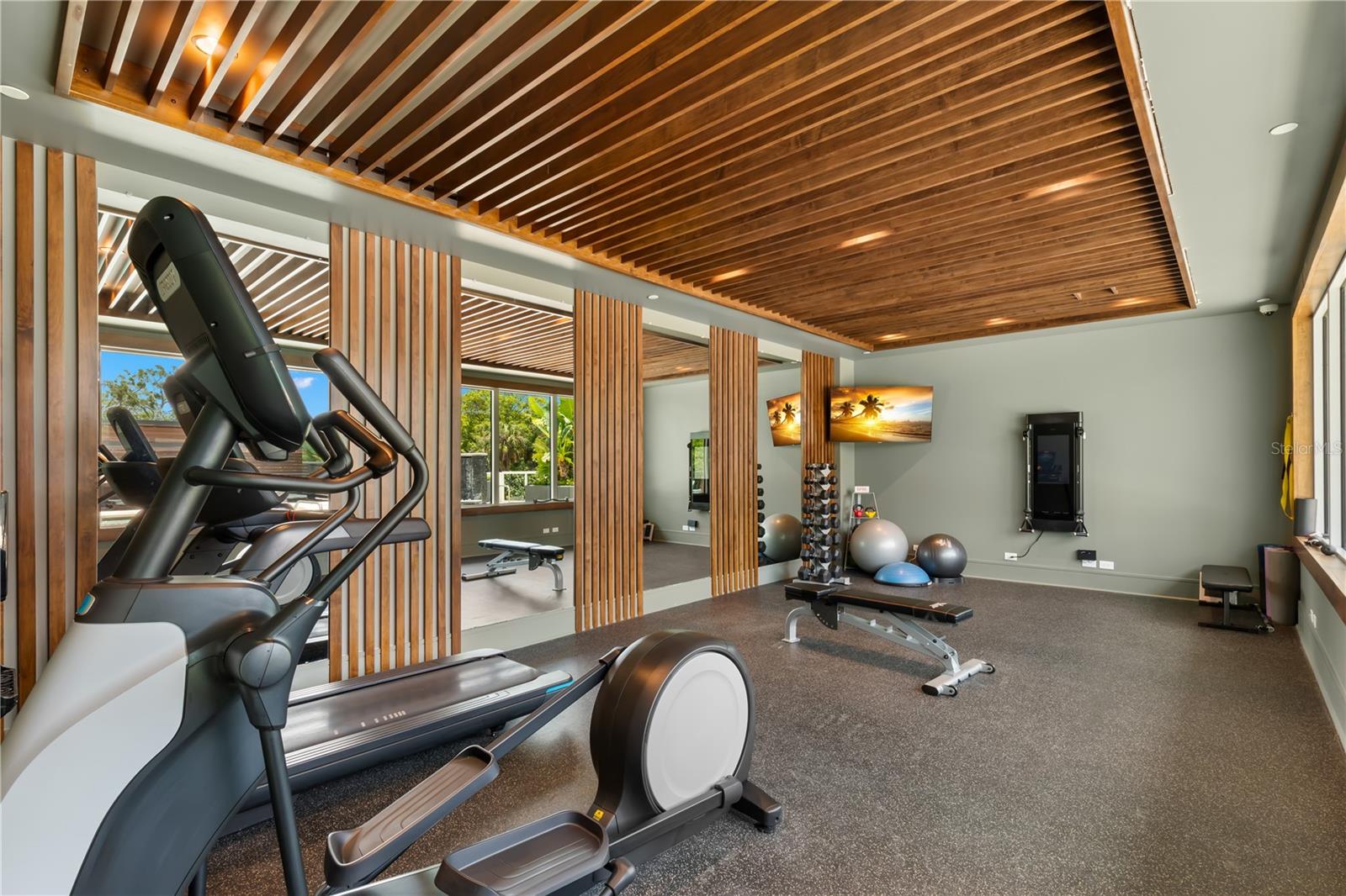 Image 57 of 93 For 2619 Bayshore Boulevard 1400