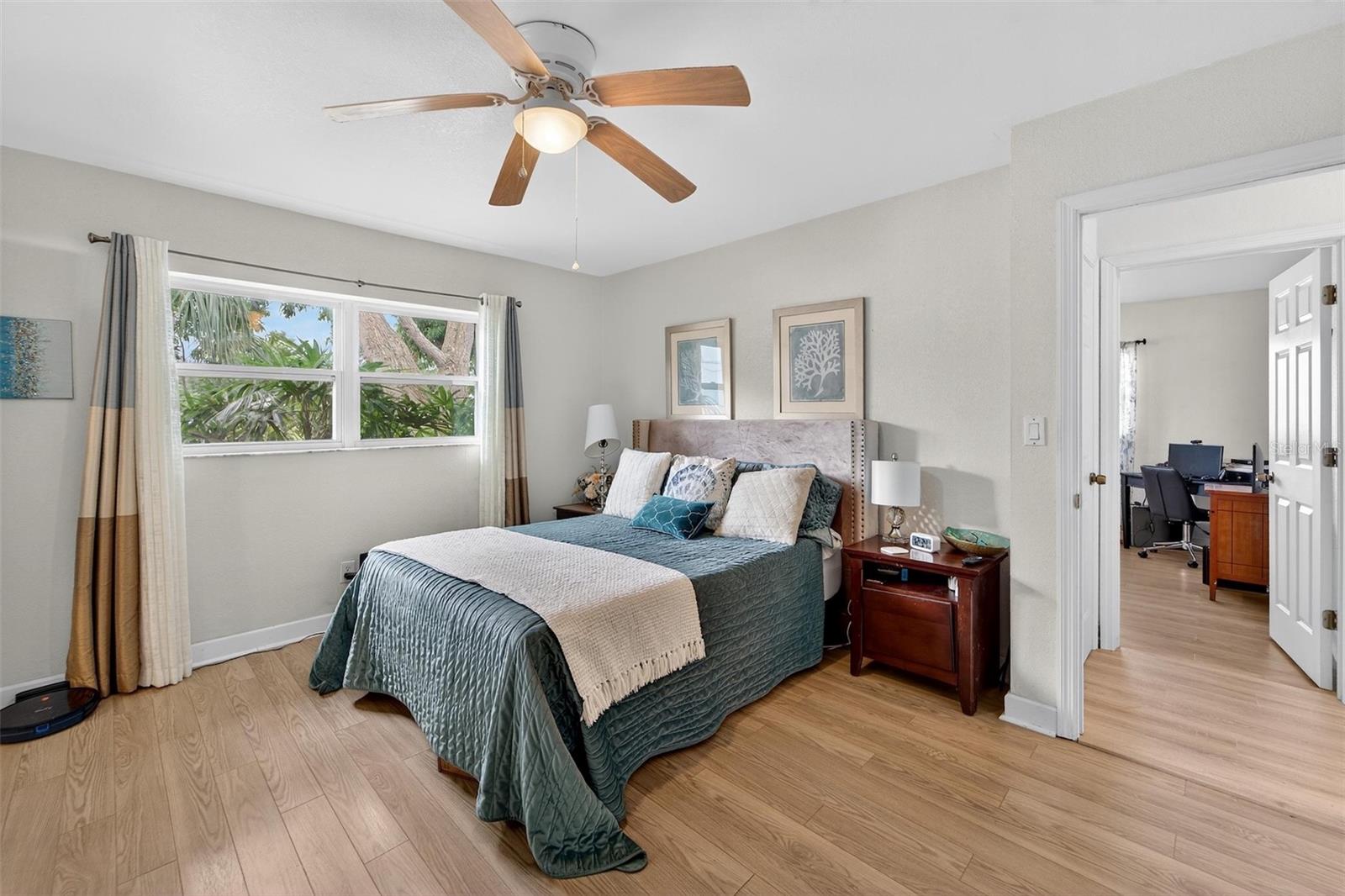 Image 12 of 57 For 4100 Narvarez Way S
