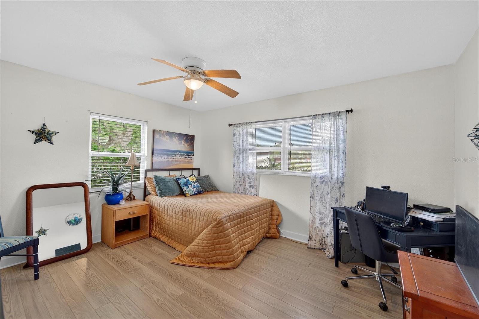 Image 25 of 57 For 4100 Narvarez Way S