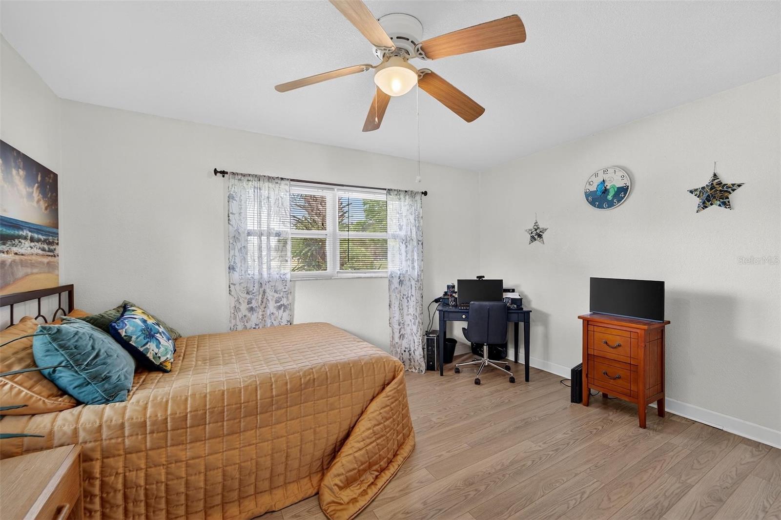 Image 27 of 57 For 4100 Narvarez Way S