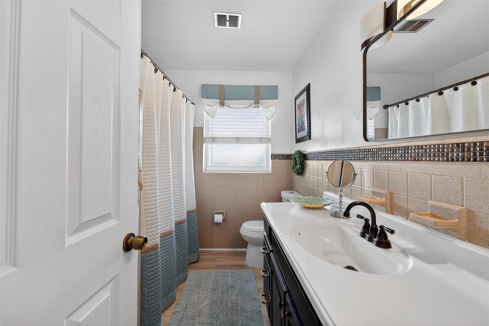 Image 28 of 57 For 4100 Narvarez Way S