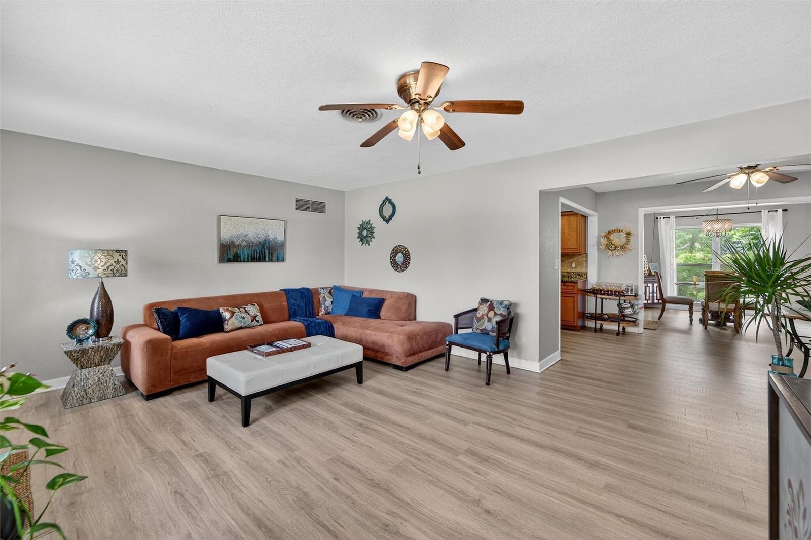Image 3 of 57 For 4100 Narvarez Way S
