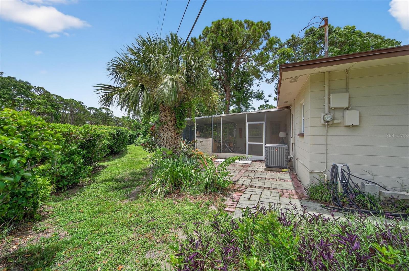 Image 38 of 57 For 4100 Narvarez Way S