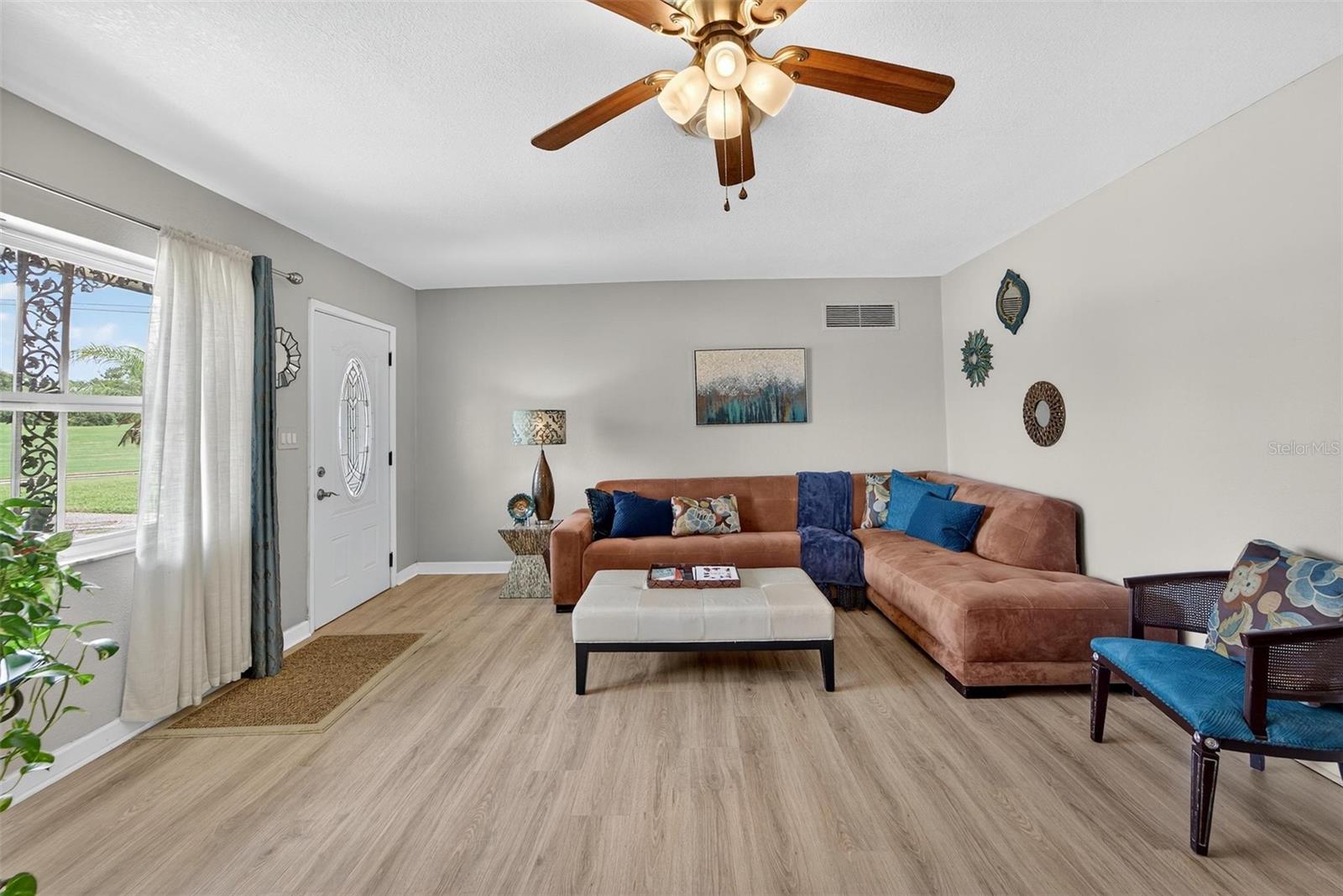 Image 8 of 57 For 4100 Narvarez Way S