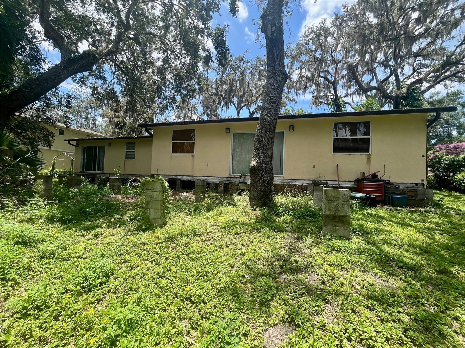 Image 4 of 25 For 12025 Riverhills Drive