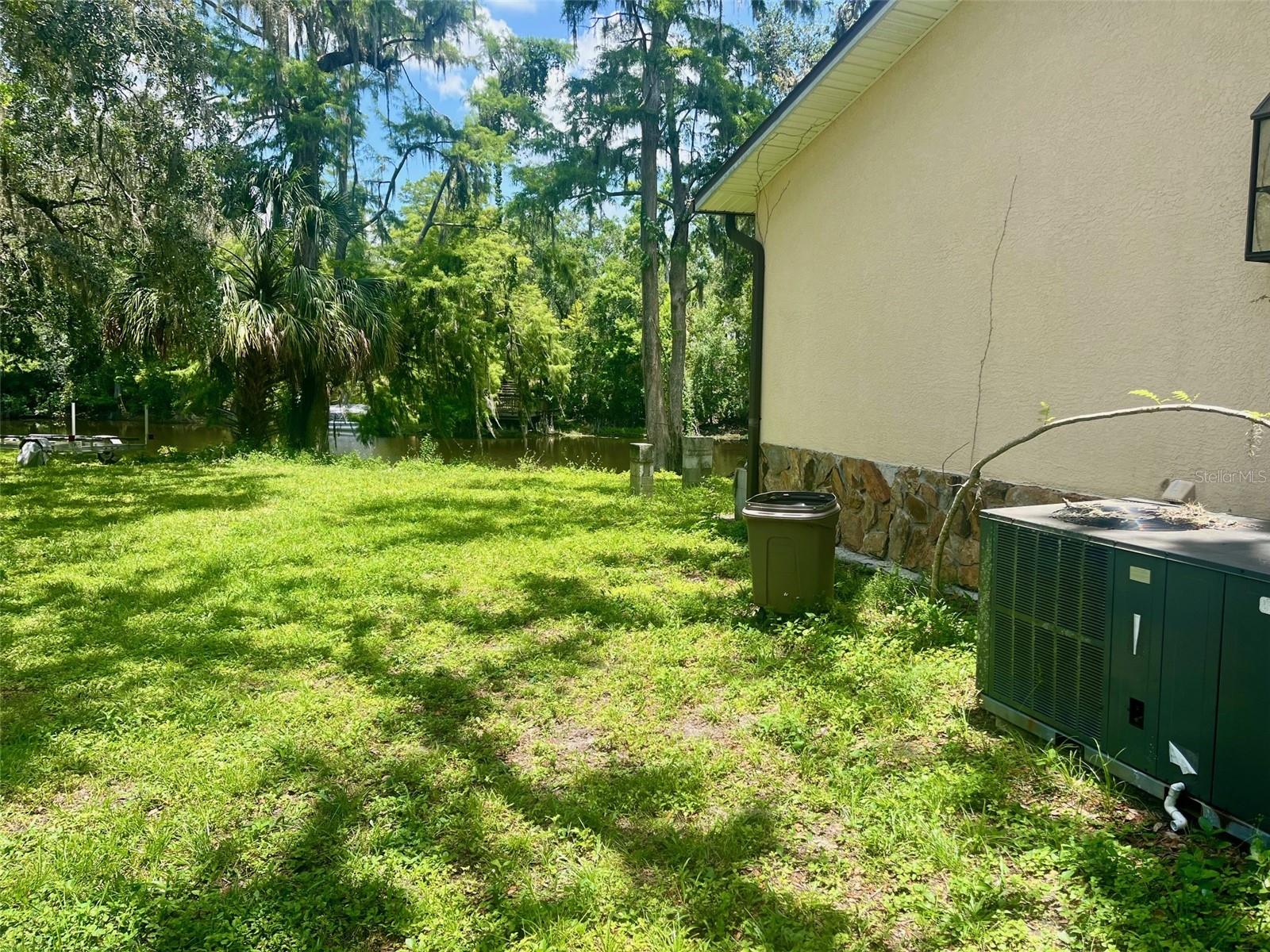Image 6 of 25 For 12025 Riverhills Drive