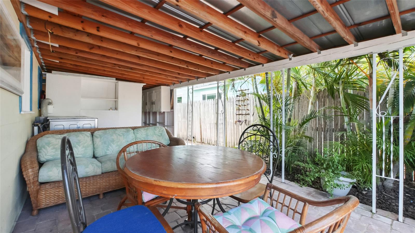 Listing photo id 19 for 3025 56th Street S