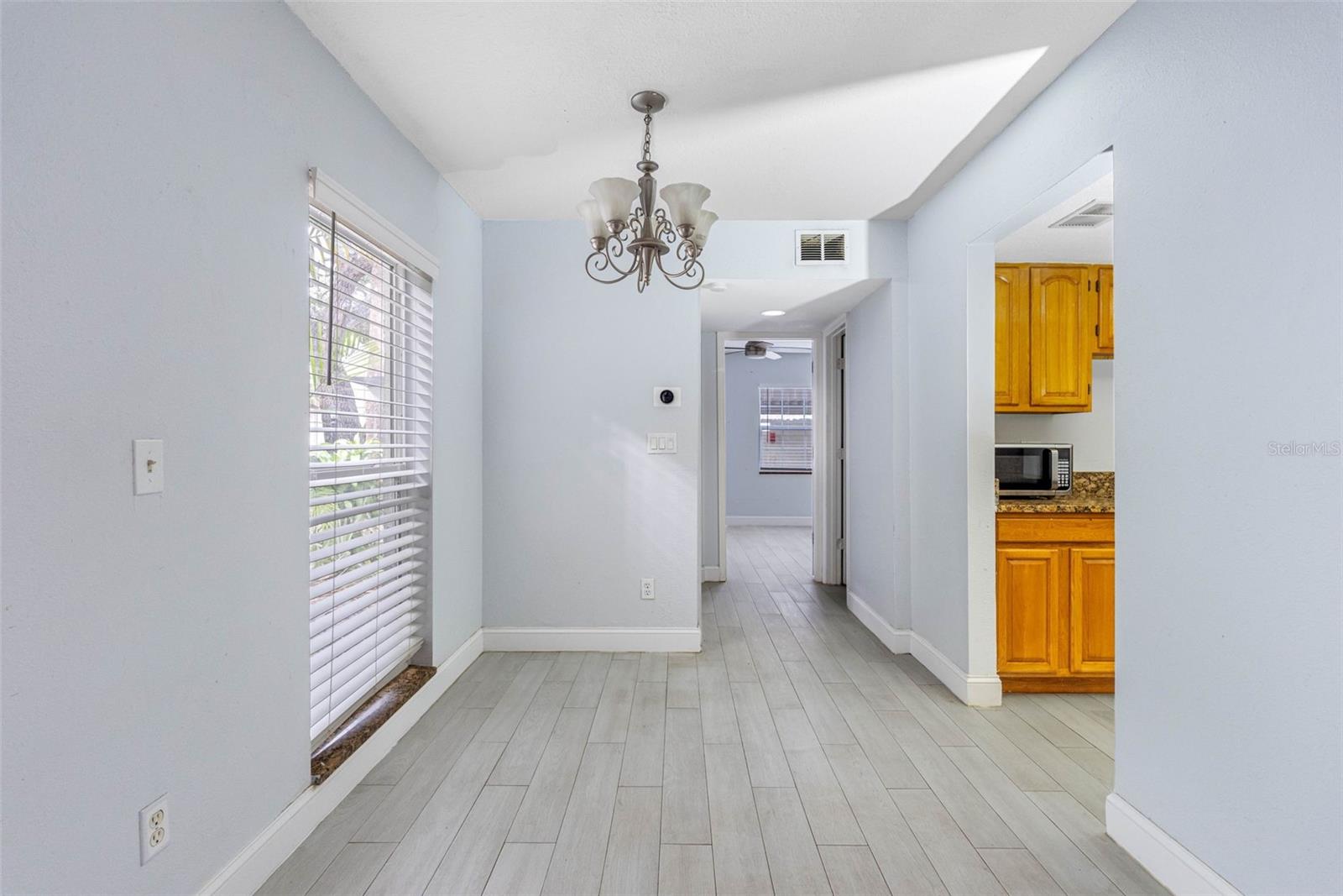 Image 10 of 39 For 4611 North B Street 129