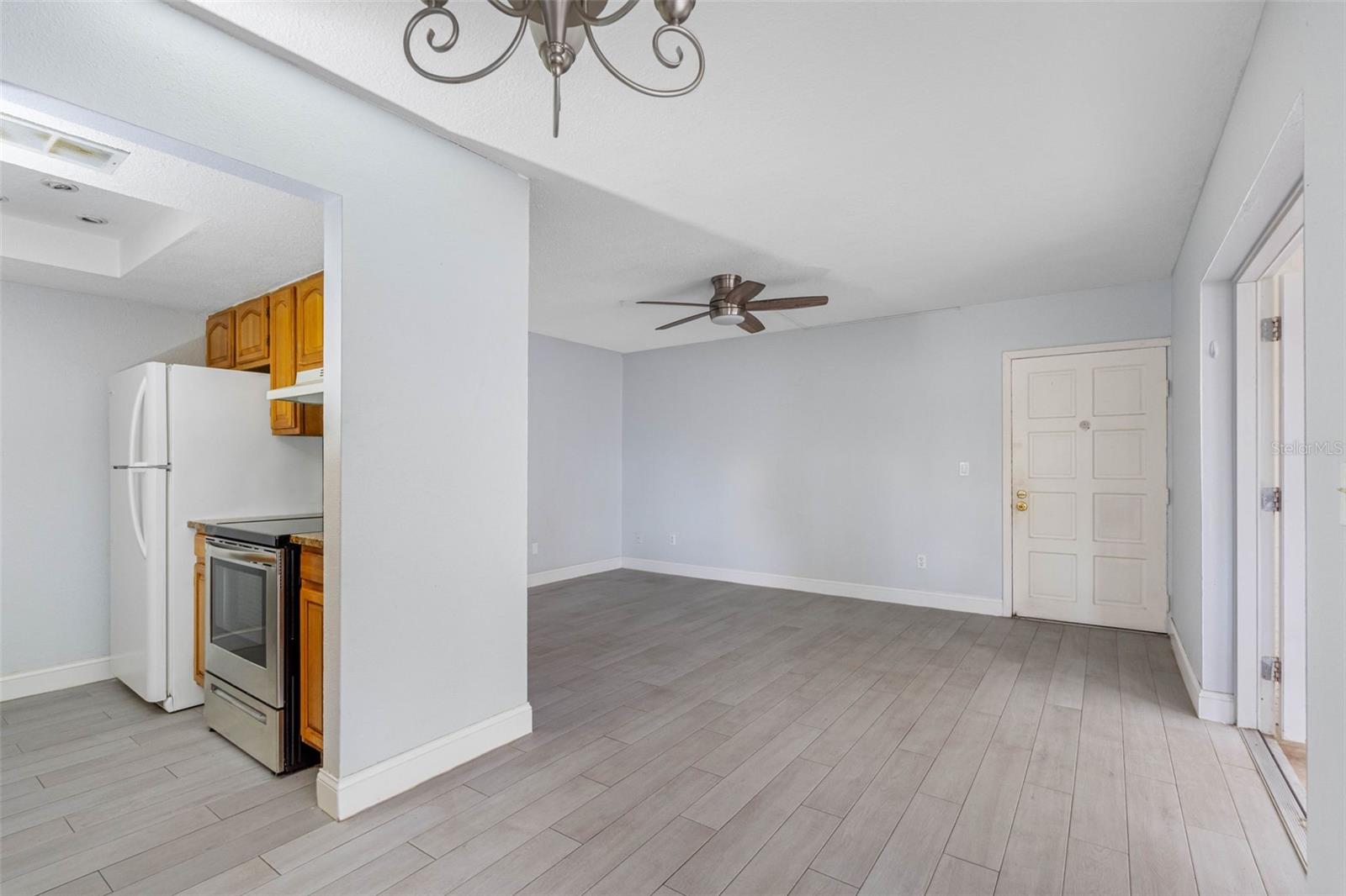 Image 11 of 39 For 4611 North B Street 129