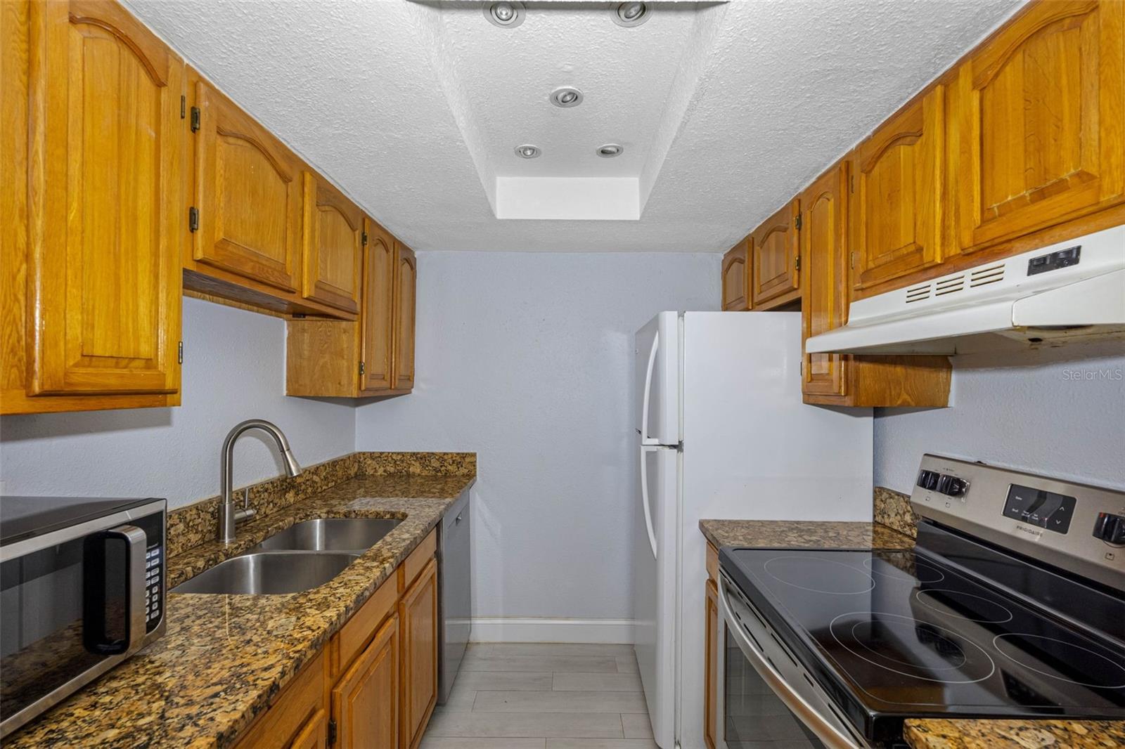 Image 12 of 39 For 4611 North B Street 129