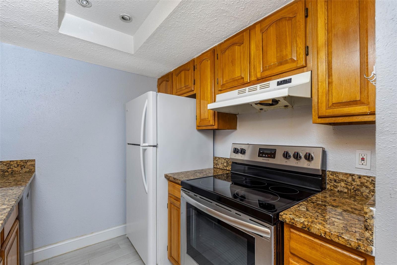 Image 13 of 39 For 4611 North B Street 129