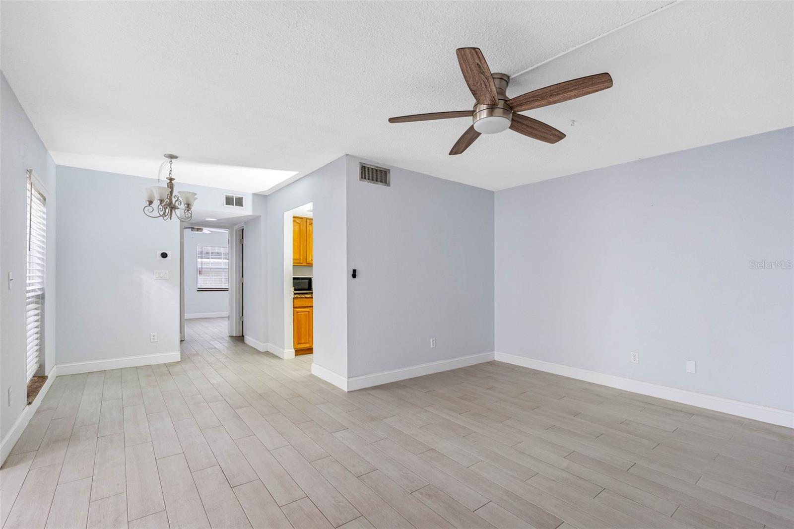 Image 6 of 39 For 4611 North B Street 129