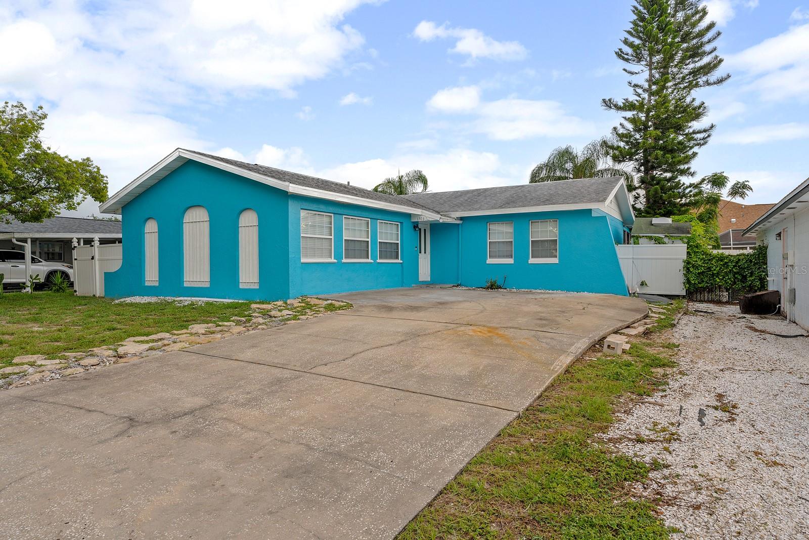 Image 3 of 20 For 1703 Cromwell Drive