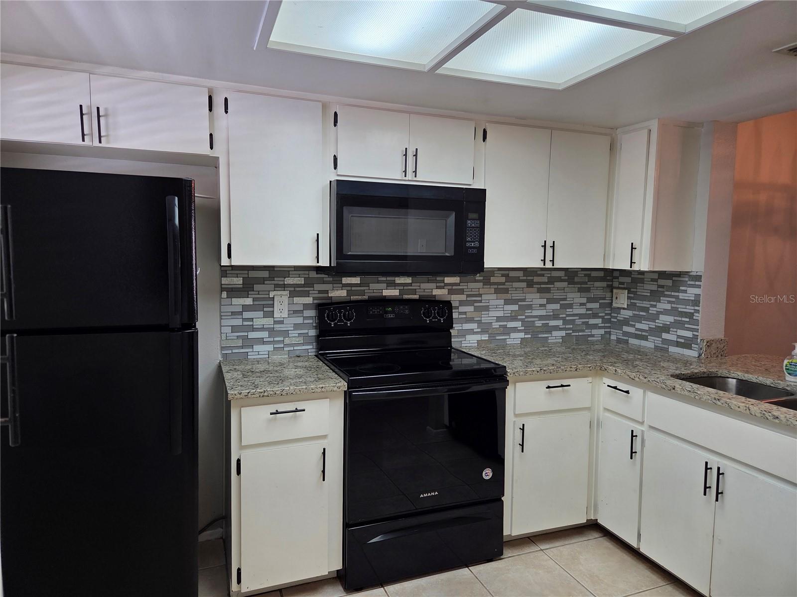 Image 6 of 45 For 7808 Niagara Avenue 222
