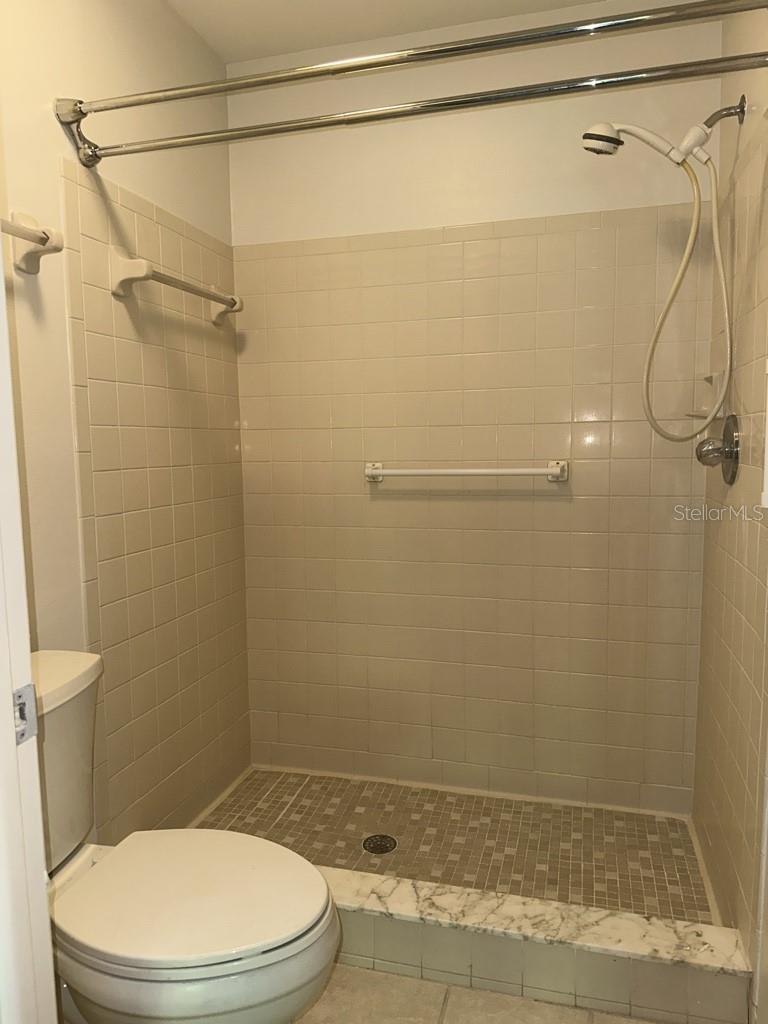 Image 13 of 26 For 4002 Shoreside Circle
