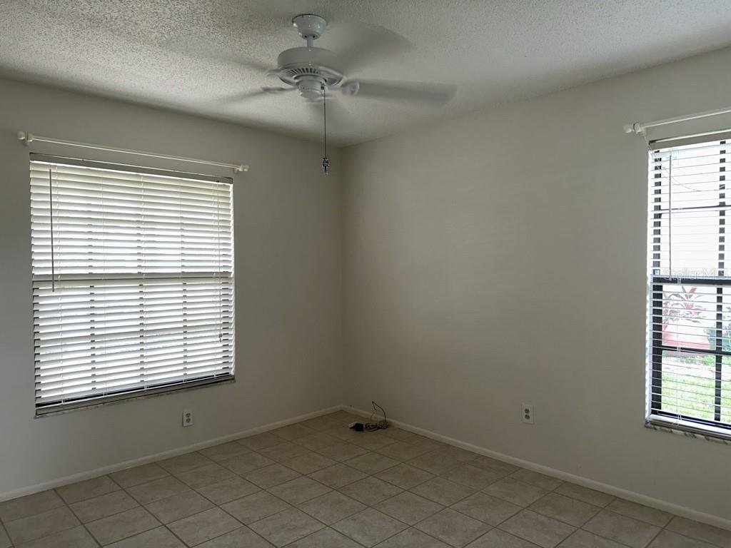 Image 17 of 26 For 4002 Shoreside Circle