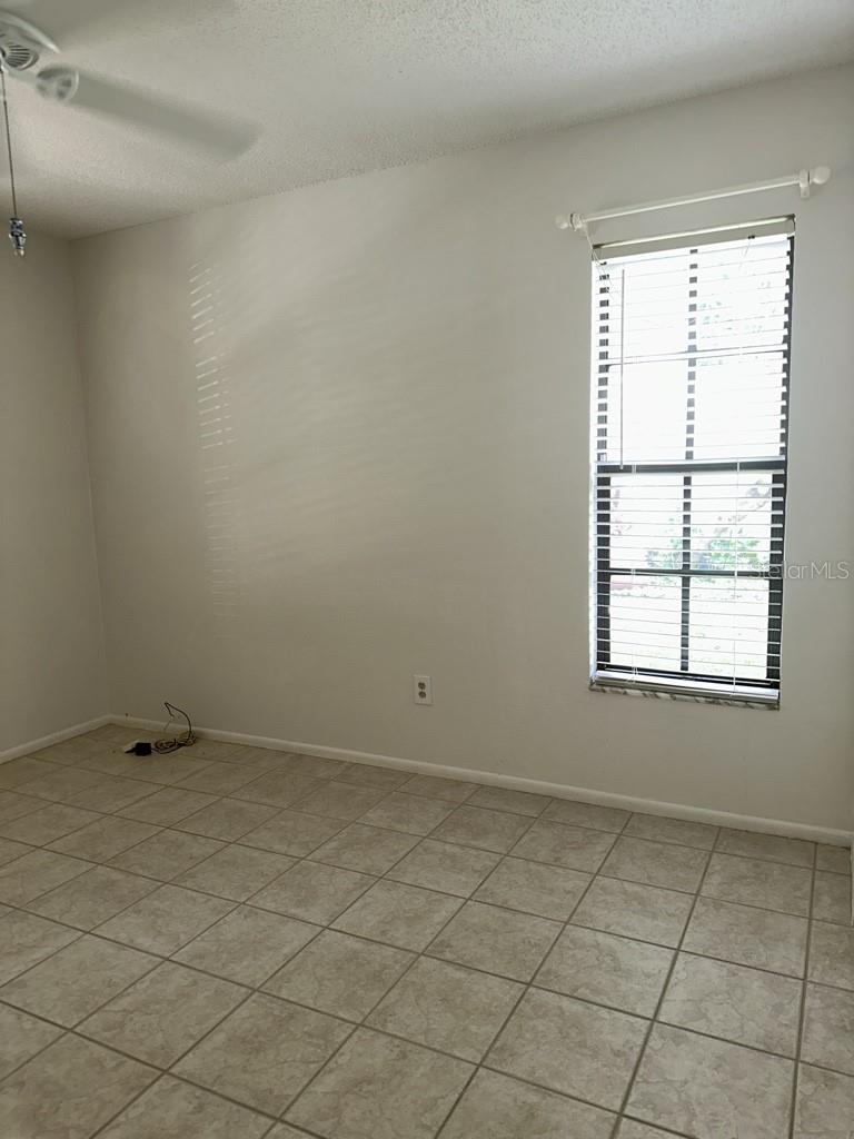 Image 18 of 26 For 4002 Shoreside Circle