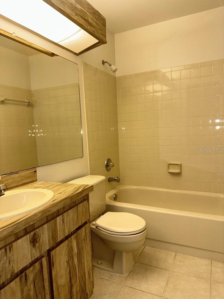 Image 20 of 26 For 4002 Shoreside Circle