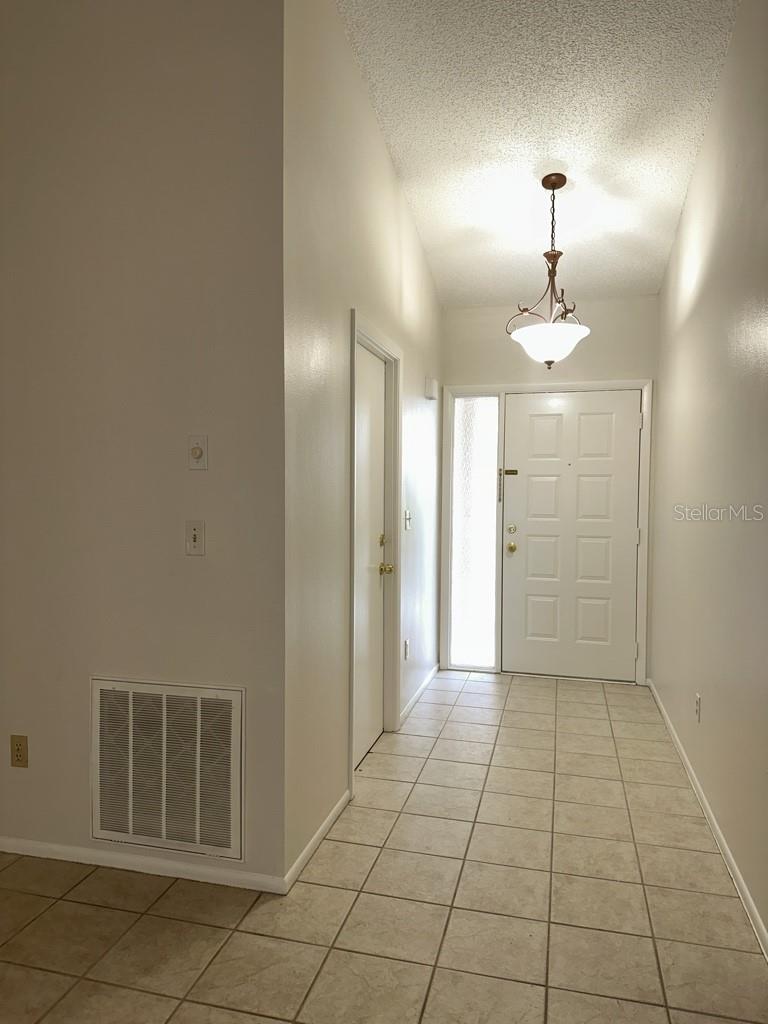 Image 5 of 26 For 4002 Shoreside Circle
