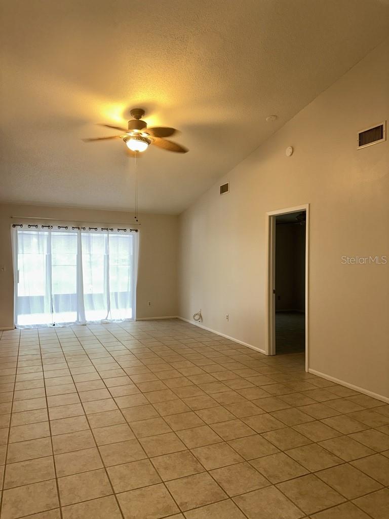 Image 8 of 26 For 4002 Shoreside Circle