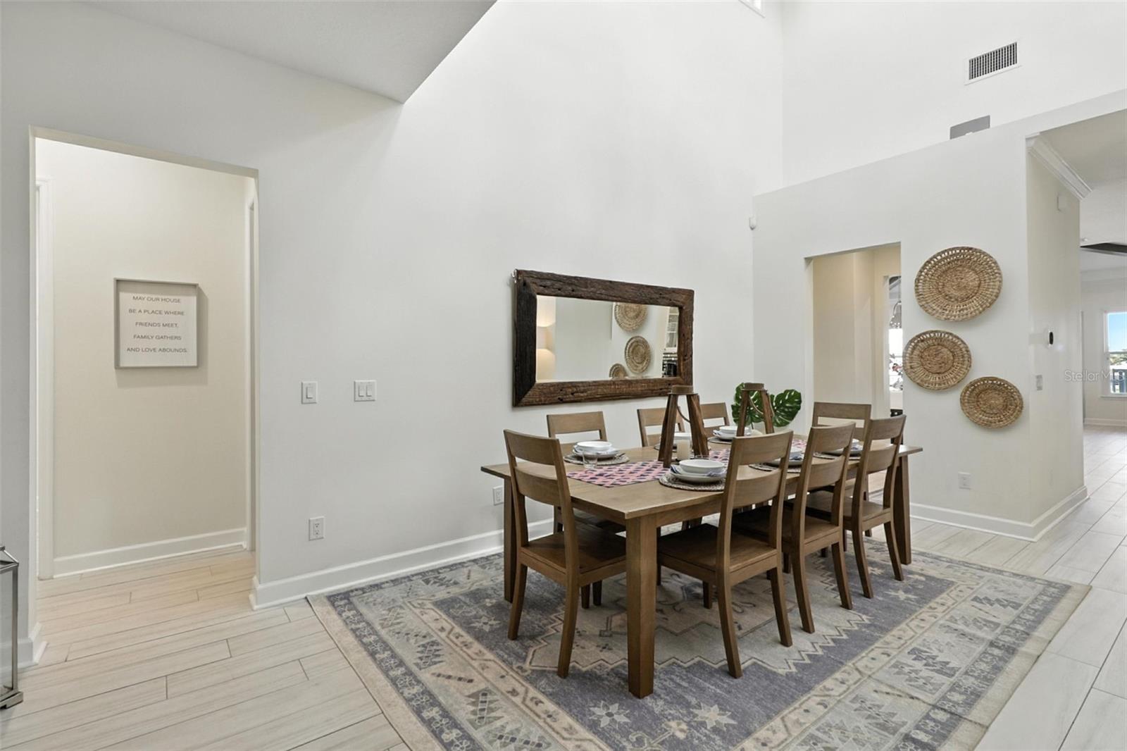 Image 9 of 66 For 406 Venetian Drive