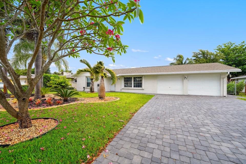 Image 2 of 34 For 4091 Lakespur Circle N