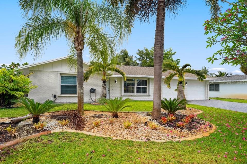 Image 3 of 34 For 4091 Lakespur Circle N